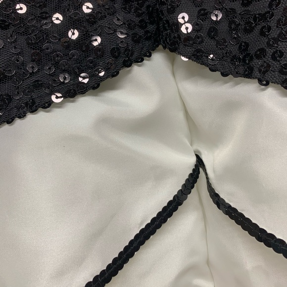 Black and white Elegant Sequinned Dress - Picture 5 of 11